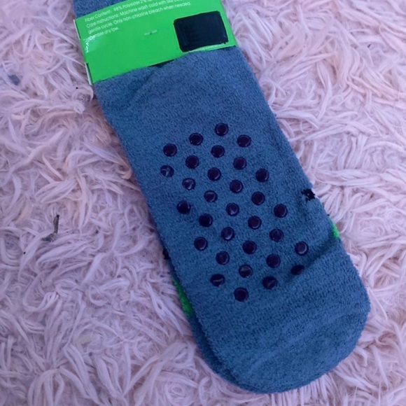 Fuzzy Pig socks - Picture 2 of 3